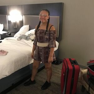 Meet your Posher, Selena